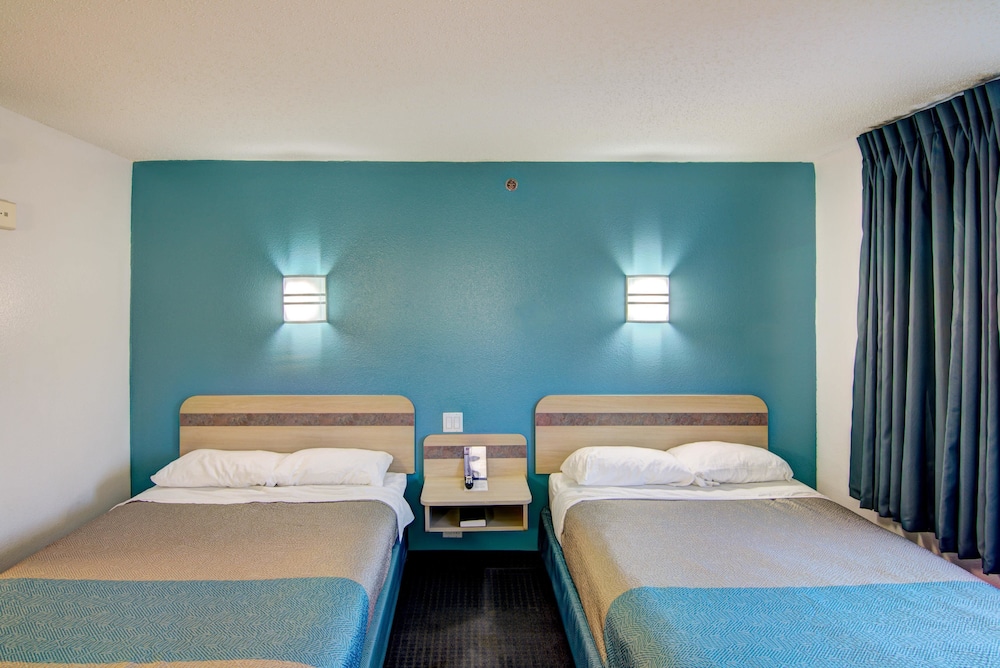 Standard Room, 2 Double Beds, Non Smoking, Refrigerator & Microwave - Photo 10