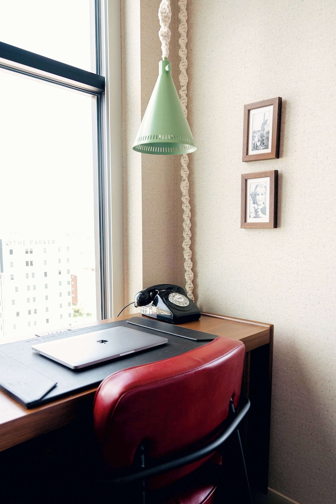 Room, 2 Queen Beds (Graduate) - Photo 12