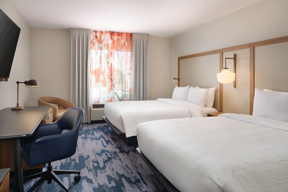 Room, 2 Queen Beds - Photo 1