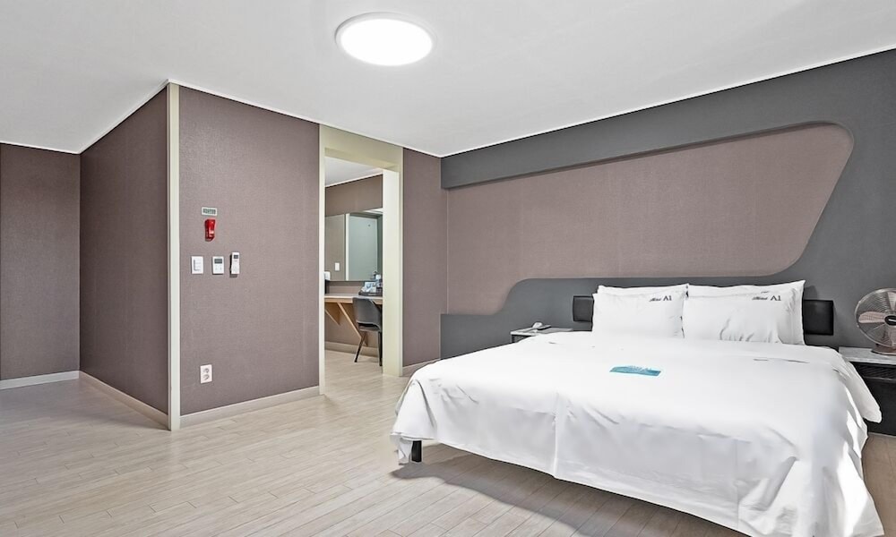 Royal Suite - Photo 6