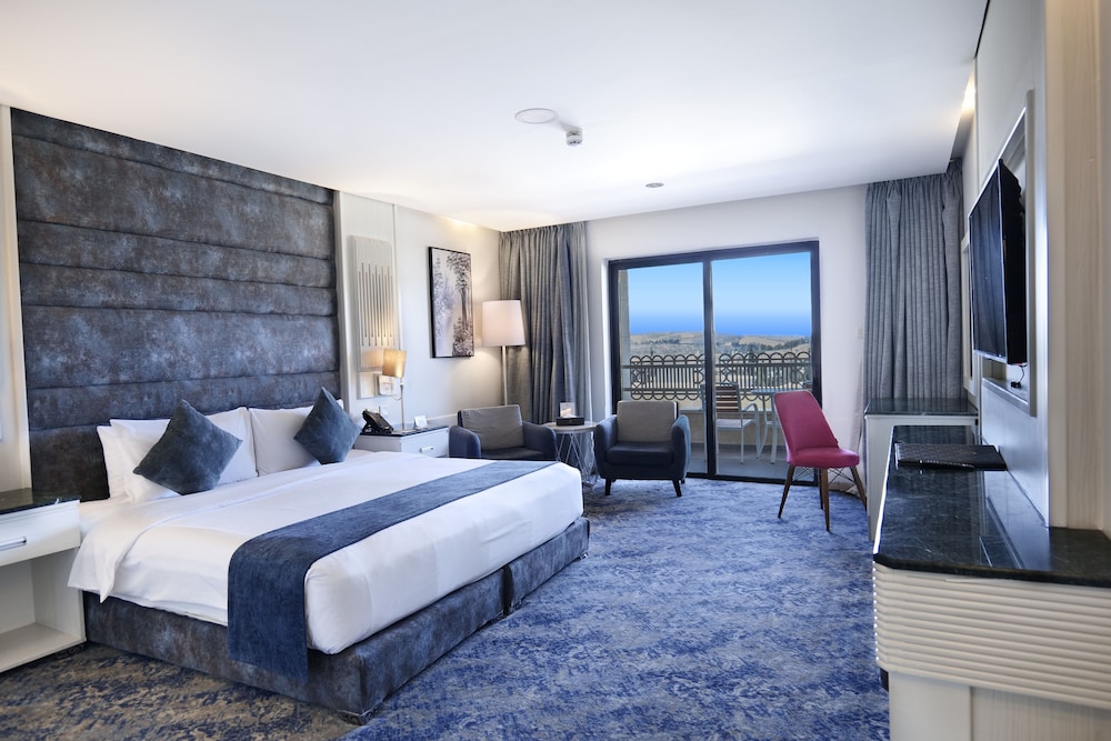 Deluxe Room - Photo 1