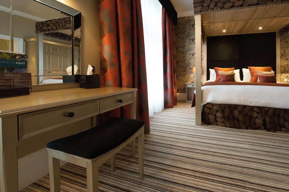 Suite, 1 King Bed, Non Smoking photo 2