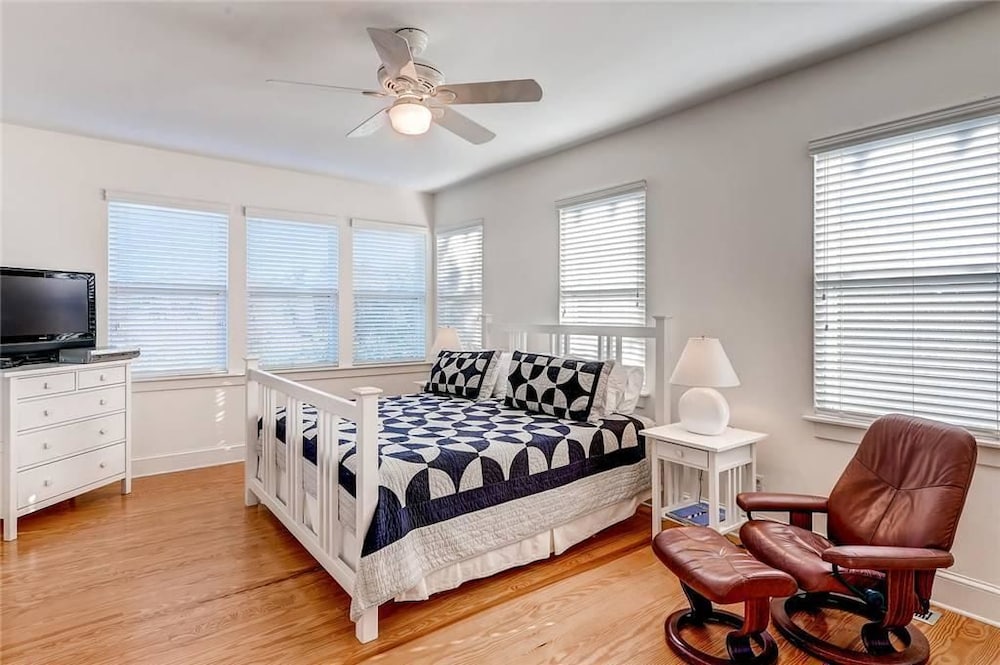 Family House, 4 Bedrooms, Ocean View, Sea Facing photo 1