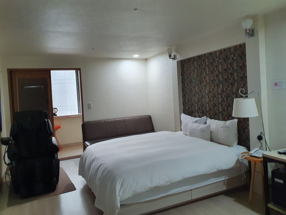 Suite (Double Room) photo 3