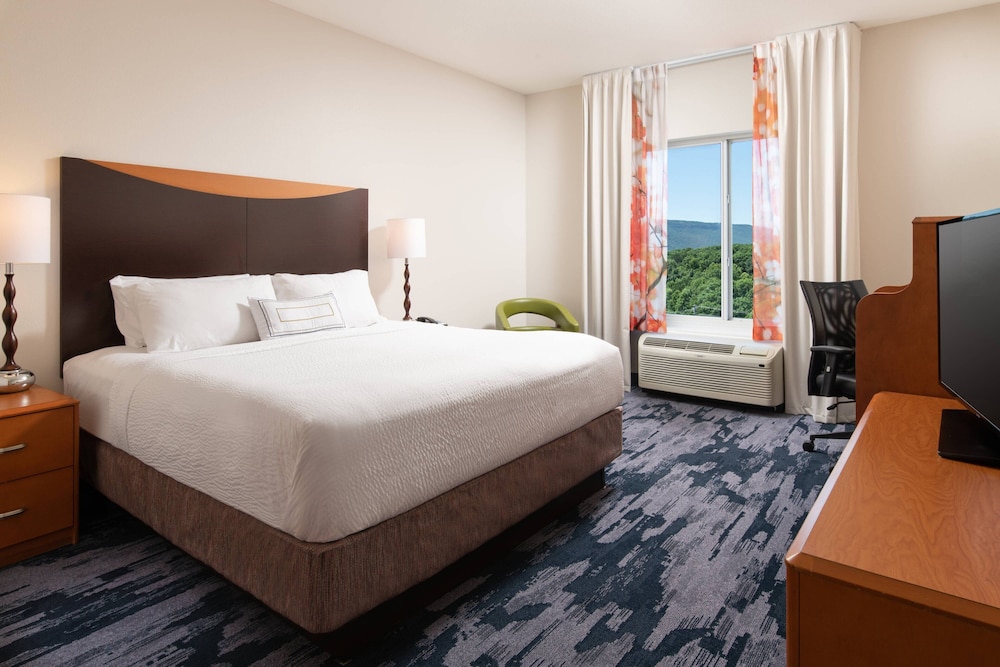 Room, 1 King Bed (Hearing Accessible) - Photo 1