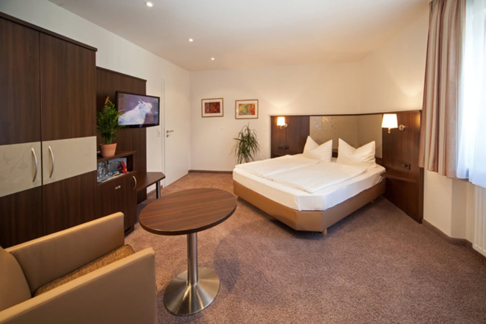 Double Room - Photo 7