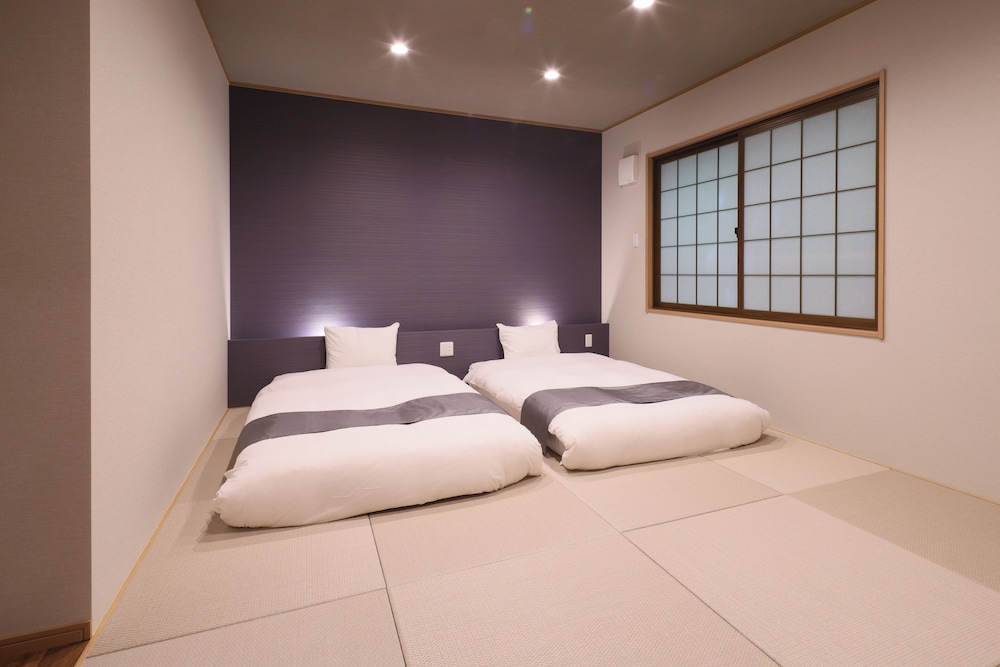 Japanese-Western style room with bath photo 3