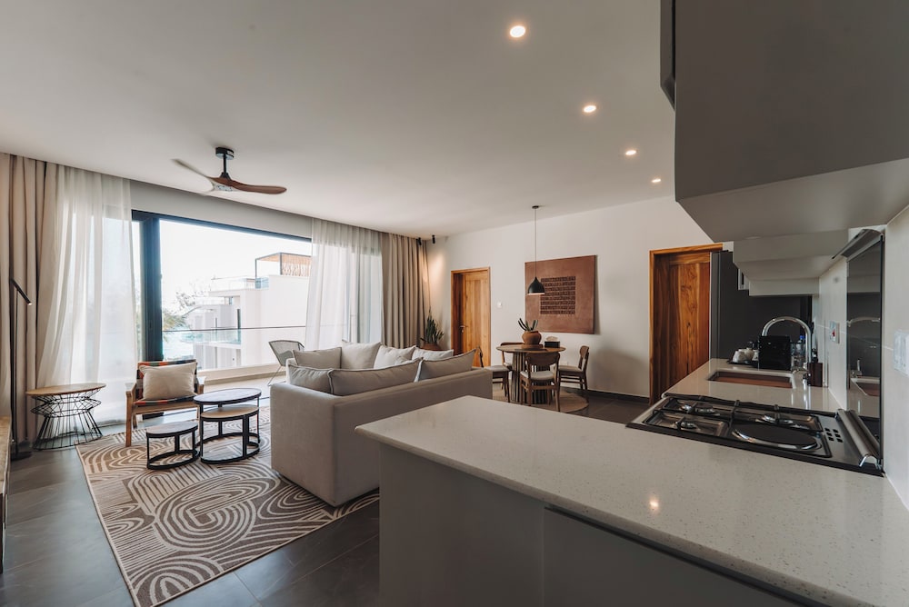 Apartment, 2 Bedrooms, Balcony, Partial Ocean View