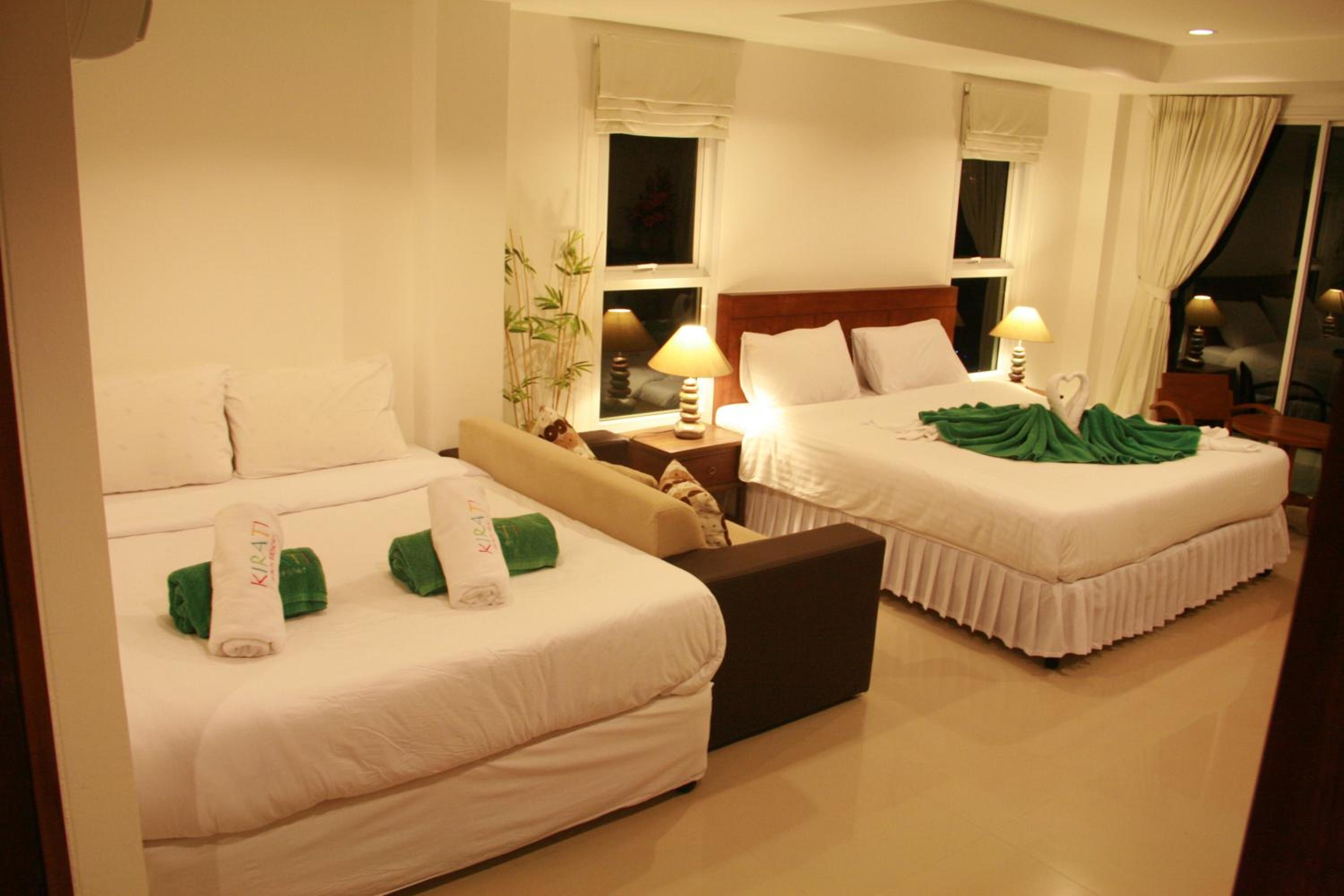 Family Room (4 Adults) - Photo 16