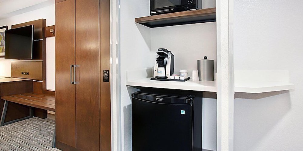 Standard Room, 2 Twin Beds, Accessible (Communications, Accessible Tub) - Photo 3