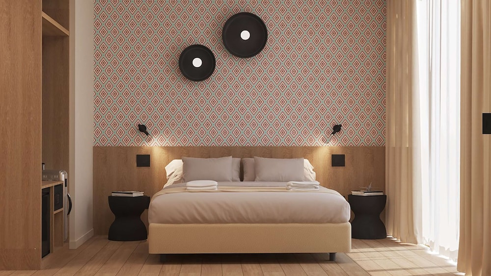 Comfort Room, Multiple Beds, Non Smoking (Converts to 2 Twin Beds) - Photo 3