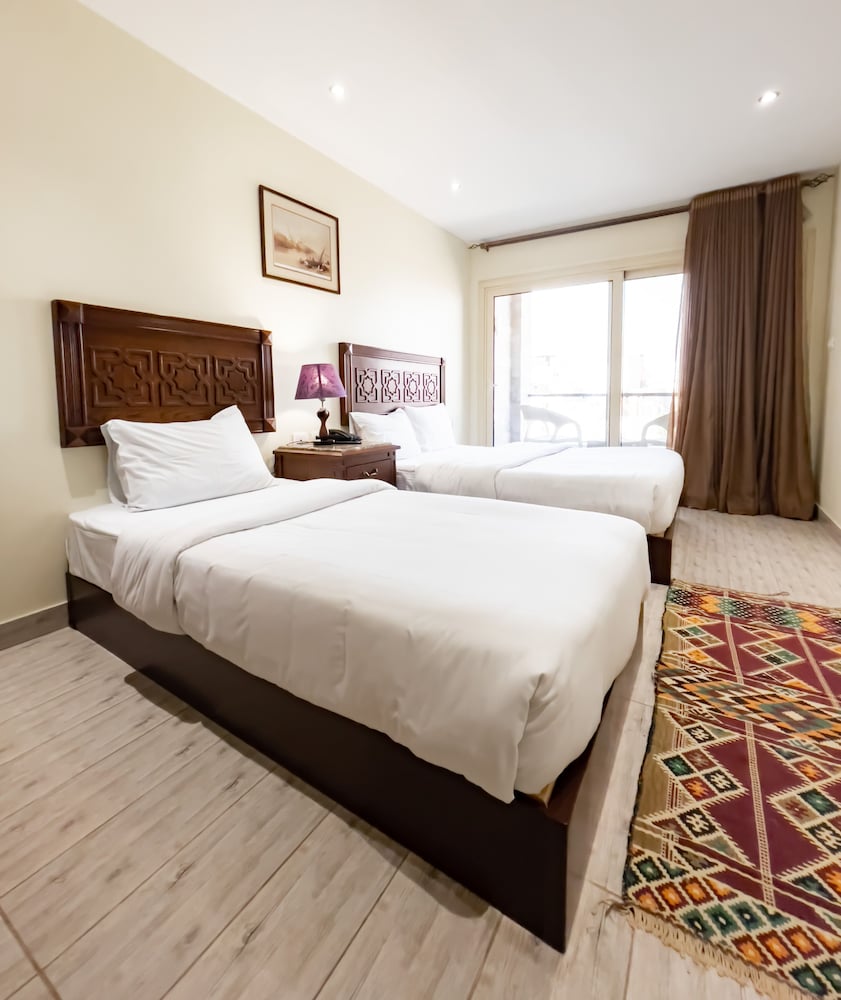Twin Room (Pyramids View)