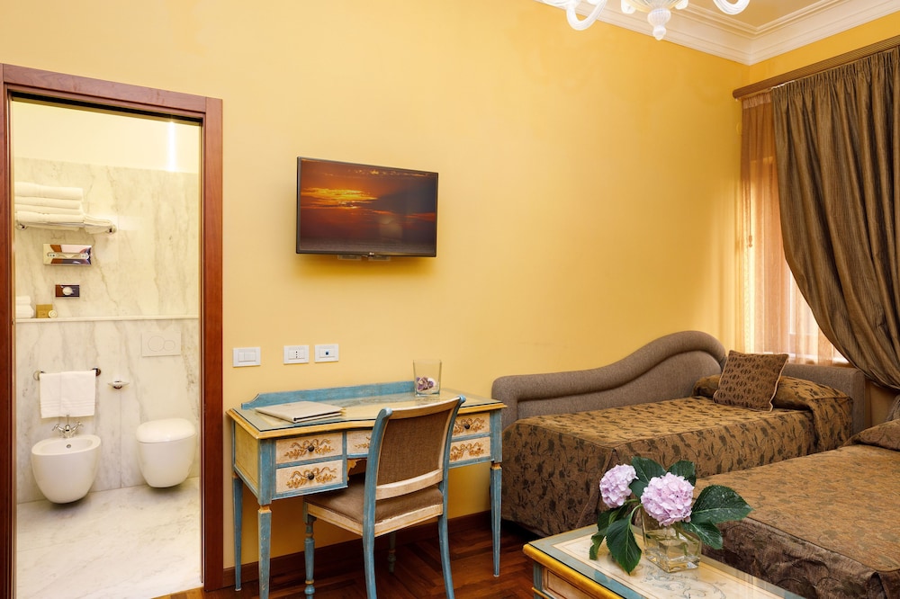 Superior Quadruple Room - Photo 6