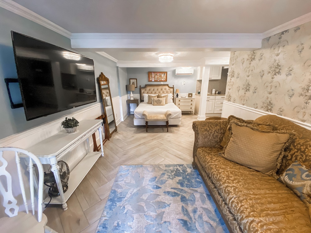 The Chic Studio Cottage photo 1