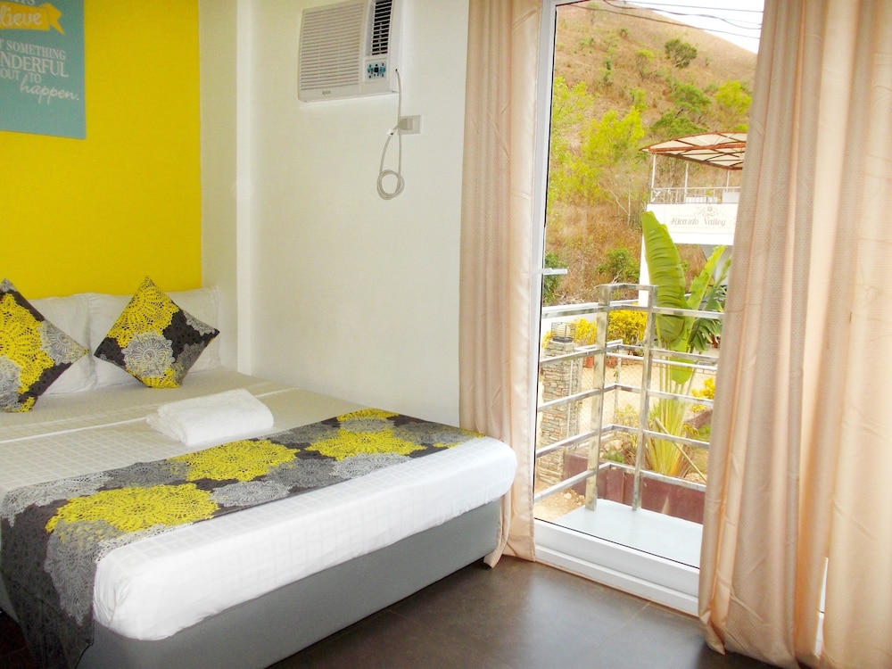Family Suite, 2 Double Beds, Hill View photo 2