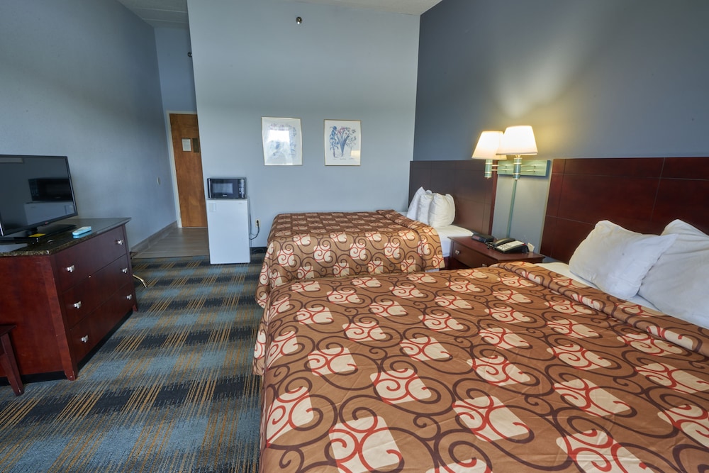 Courtyard Room, 2 Queen Beds with River-view photo 2