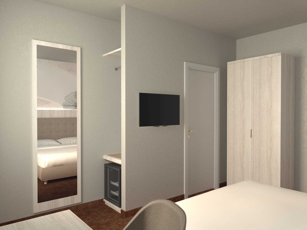 Superior Room (Small Double Superior) photo 1