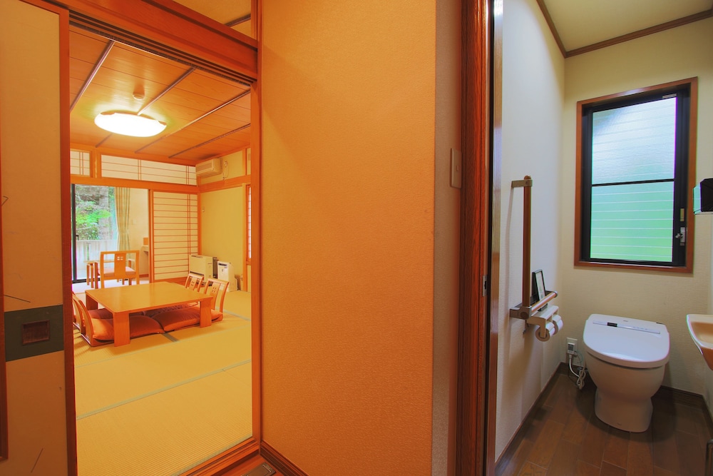 Superior Family Room (103) - Photo 2