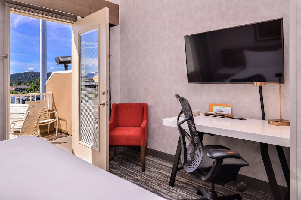 Suite, Multiple Beds, River View (Bi-Level)