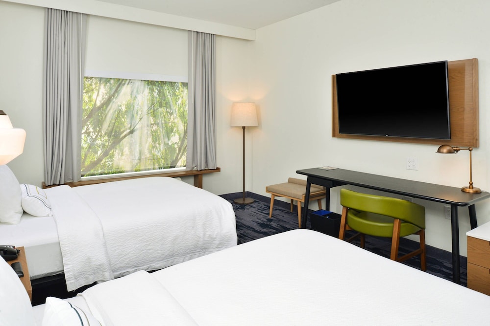 Room, 2 Queen Beds (Mobility Accessible, Tub) - Photo 2