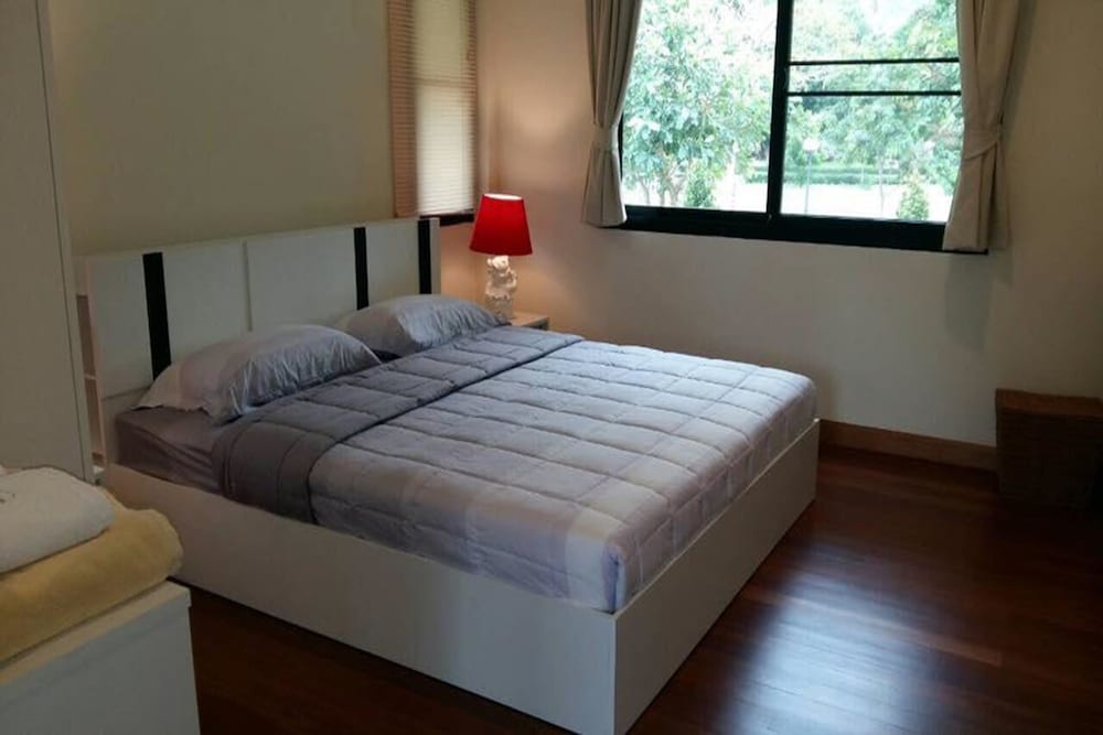 Villa, Multiple Beds