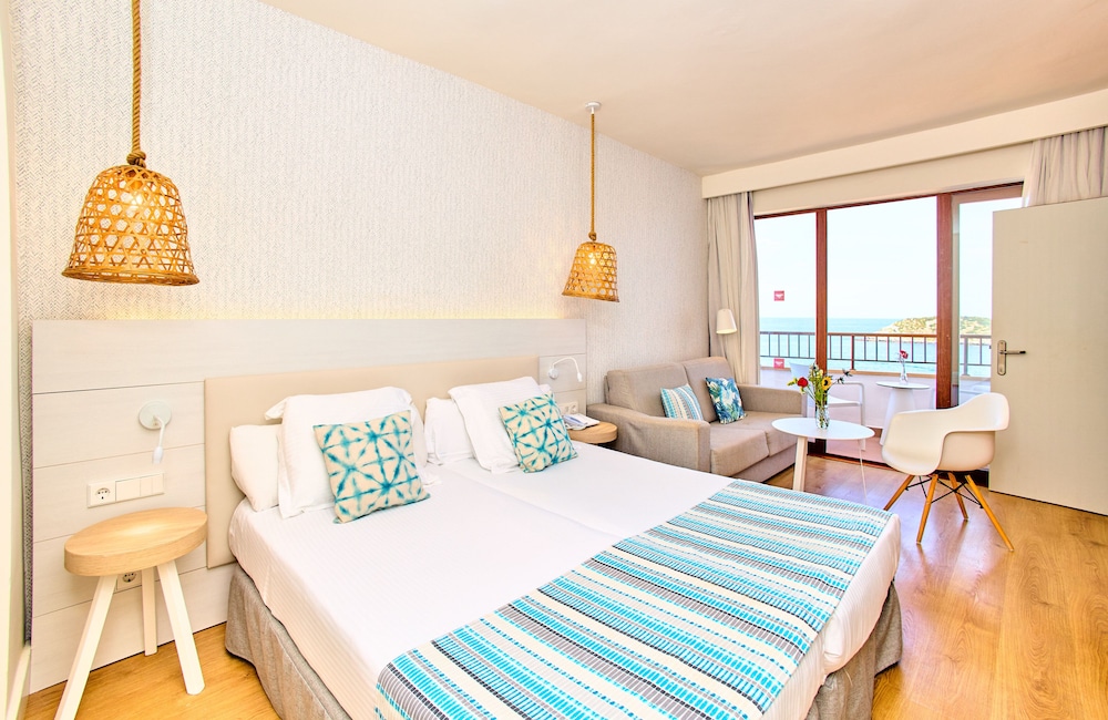 Deluxe Room, Sea View (Quadruple)