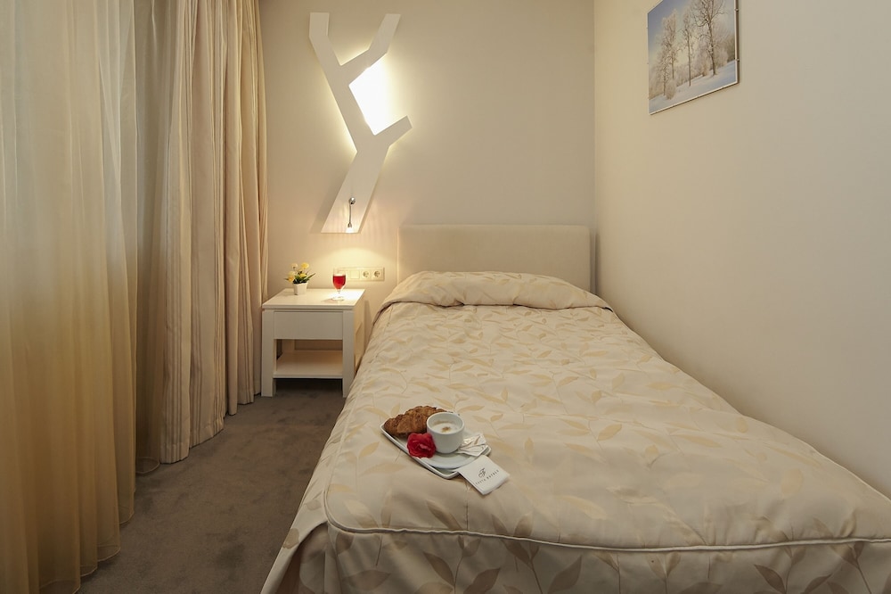 Basic Single Room photo 3