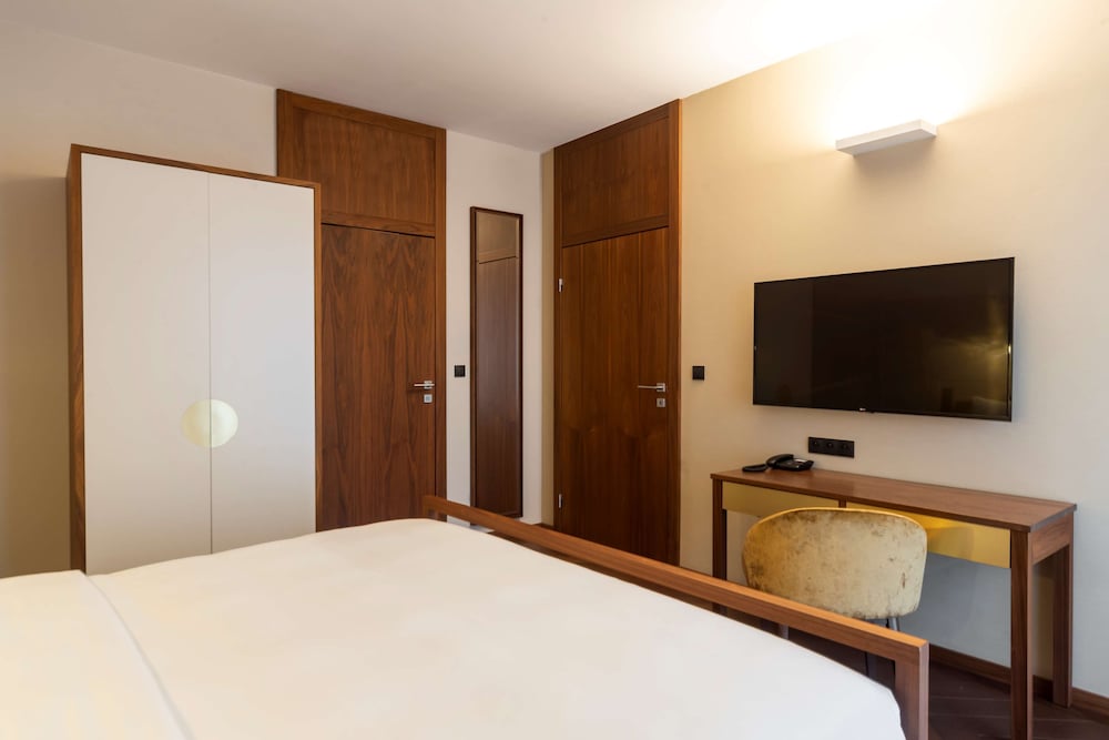 Suite, 1 Bedroom (River view & Spa Access)