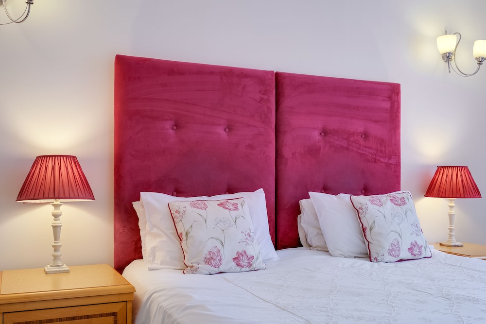 Executive Double or Twin Room, 1 King Bed, Bathtub, Courtyard Area photo 3