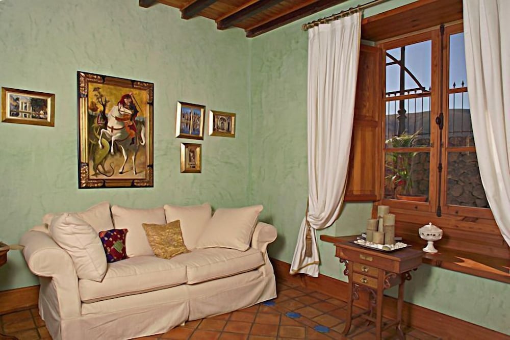 Classic Double Room - Photo 3