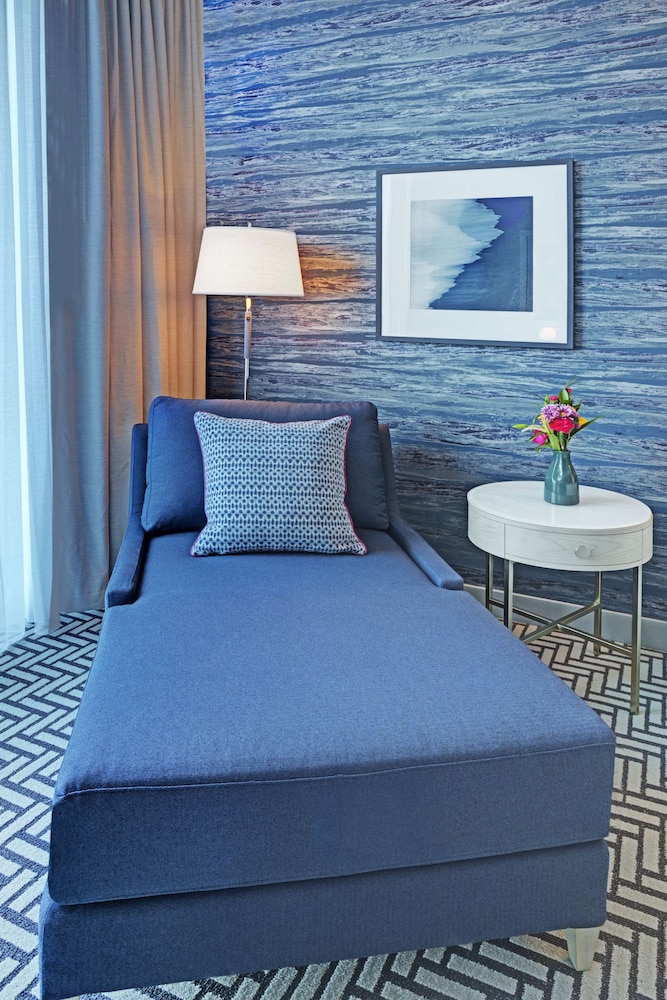Premium Room, 1 King Bed, Accessible, Balcony (Mobility, Bathtub, OceanFront) - Photo 4