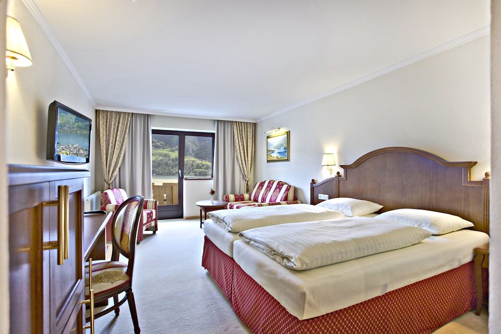 Junior Suite, 1 Double Bed, Balcony, Lake View