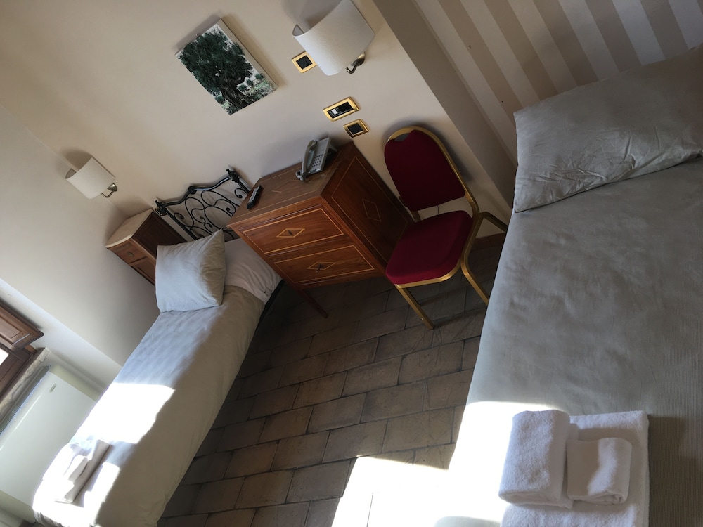 Twin Room, 1 Bedroom, Non Smoking photo 2
