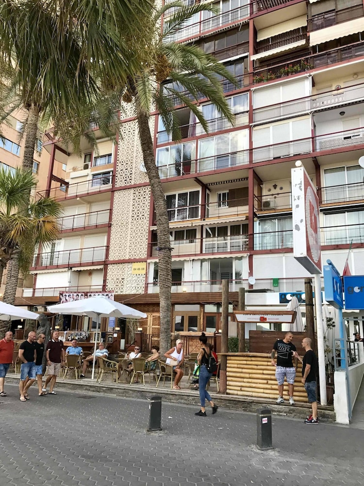1 Sand, Sea, Sun, Afslapning og Spansk Cuisine, Billede 11
