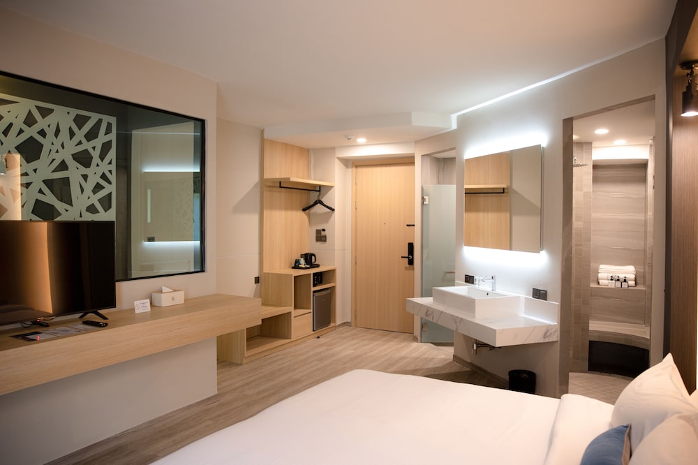 Honeymoon Room