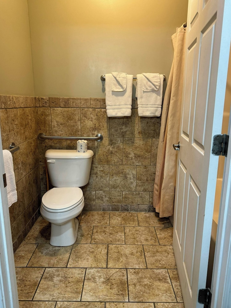 Basic Double Room photo 2