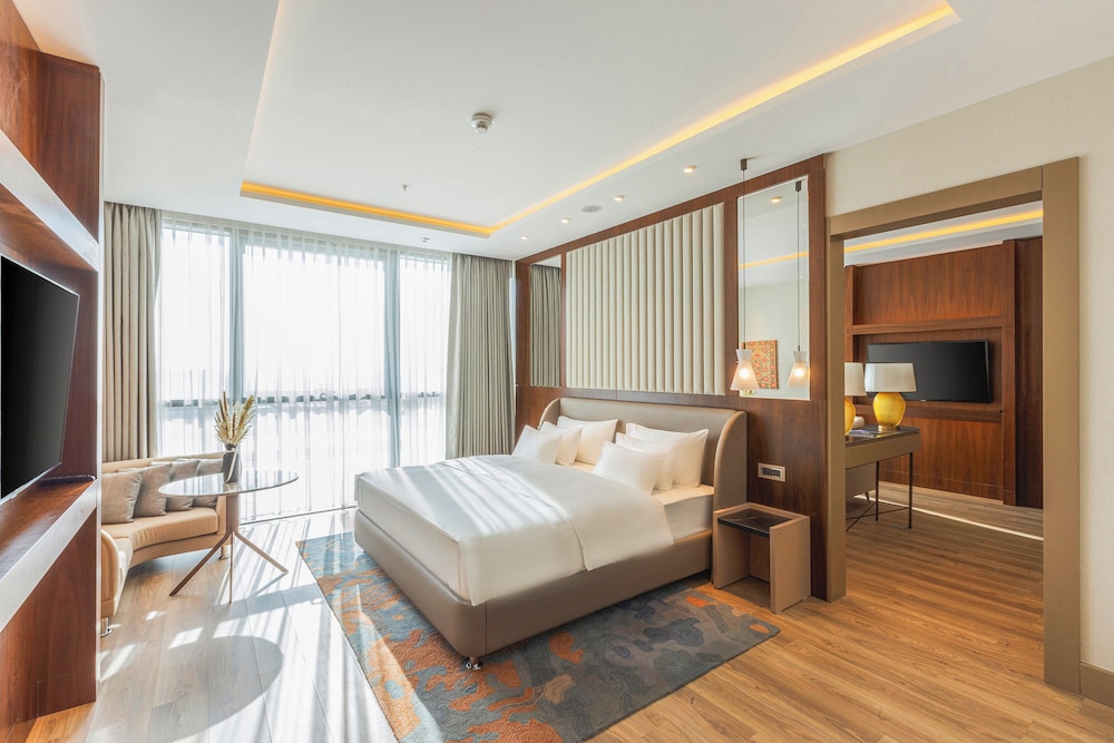Suite - Photo 2