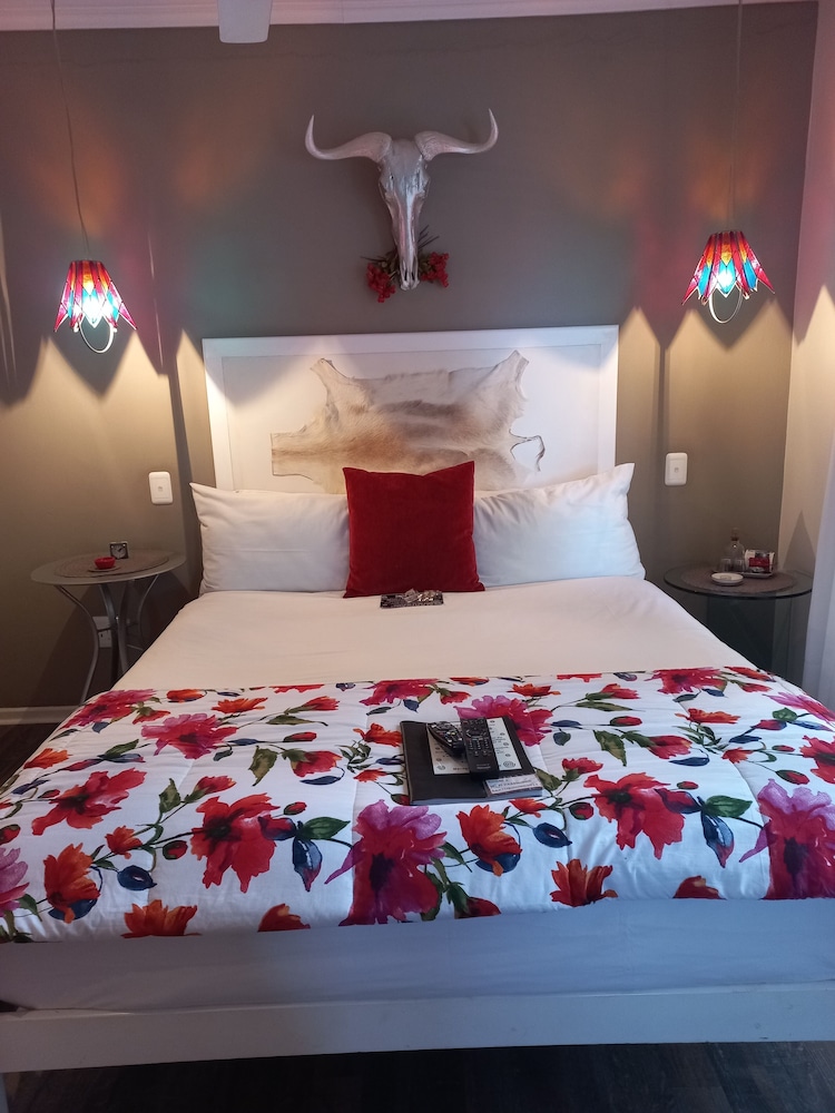 Standard Double Room, 1 Queen Bed (R1) photo 2