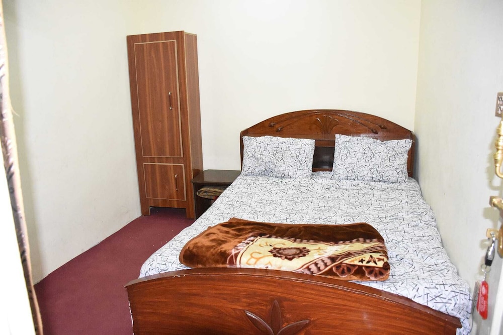 Standard Double Room - Photo 7