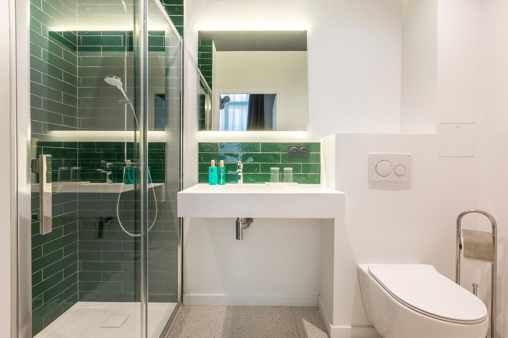 Premium Double Room, Ensuite - Photo 9