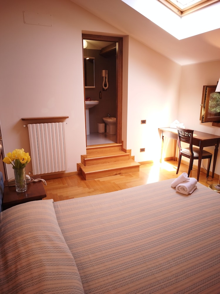 Double Or Twin Room photo 1
