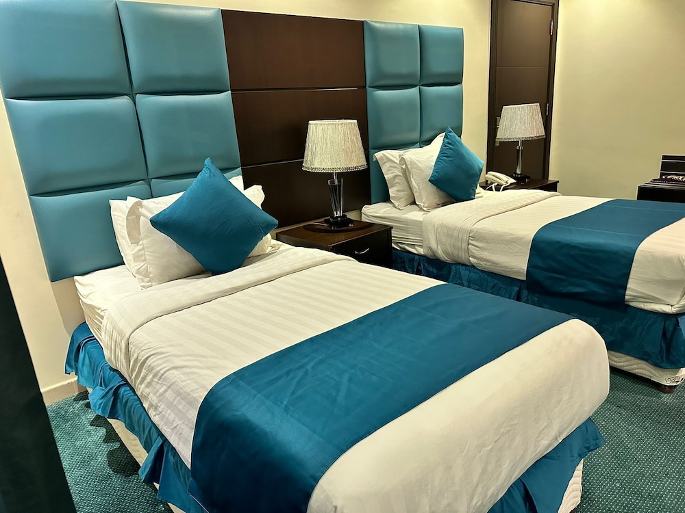 Twin Room - Photo 3
