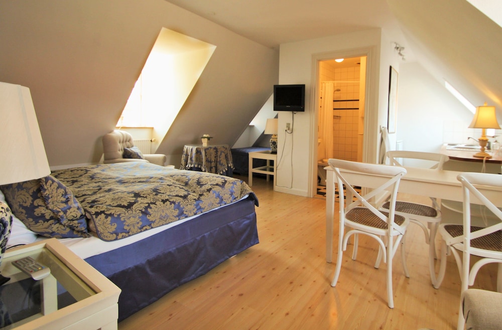 Economy Double Room, Annex Building photo 2