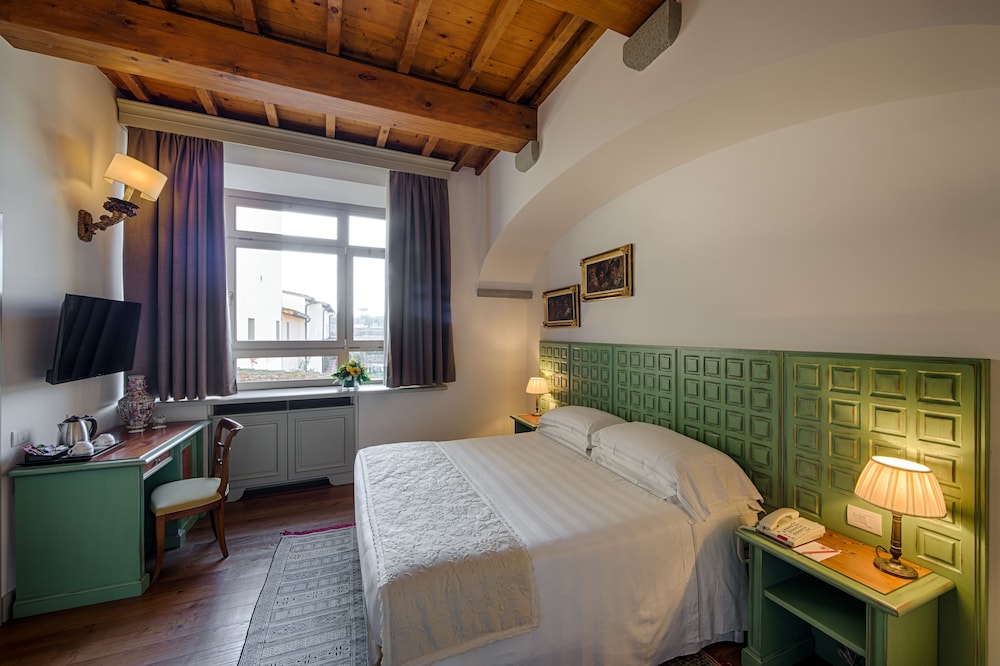 Superior Room, 1 Queen Bed, Non Smoking, River View