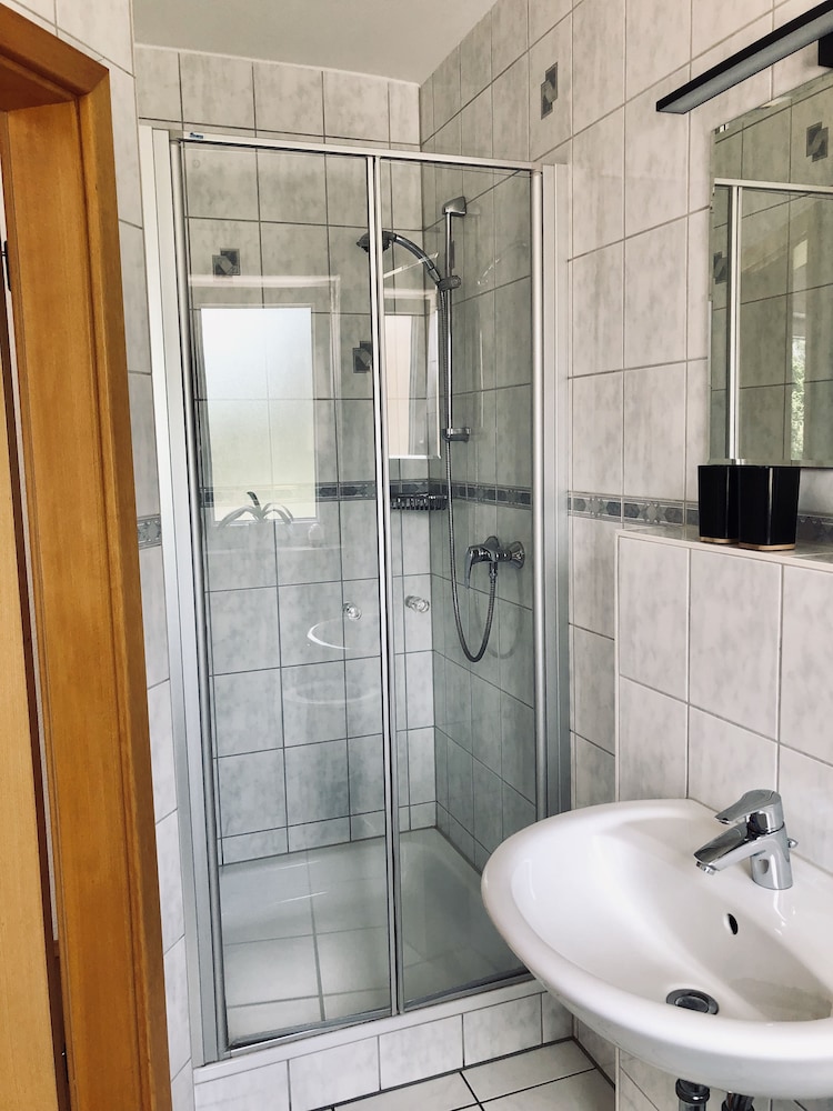 Deluxe Double Room, Private Bathroom - Photo 5