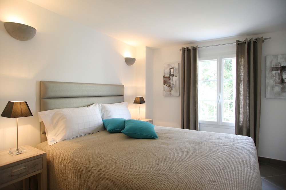 Superior Room, 1 King Bed, Non Smoking (Twin bed on request) photo 2