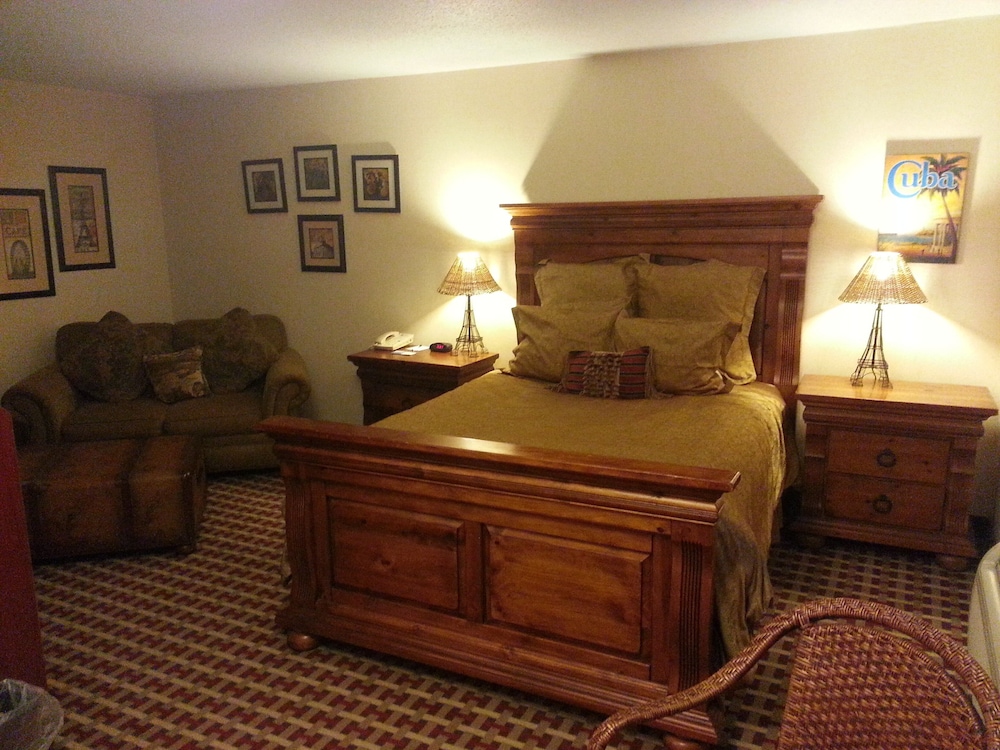 Suite, 1 Queen Bed - Photo 1