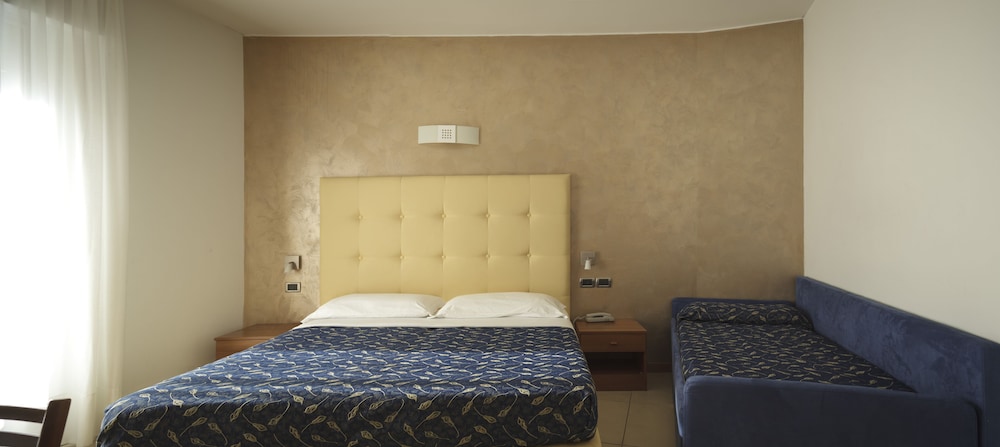 Romantic Quadruple Room