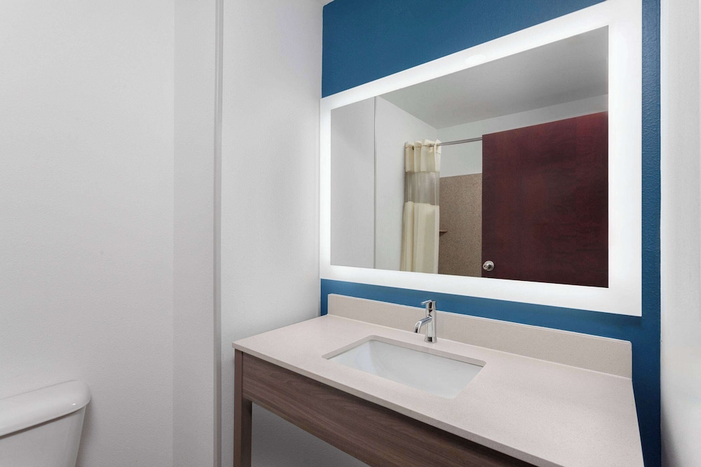 Suite, 2 Queen Beds - Photo 2