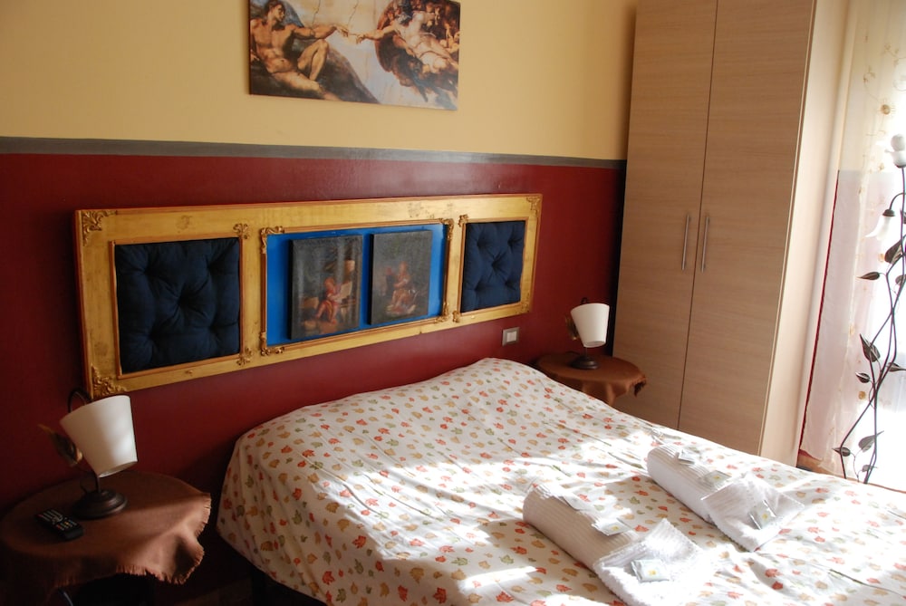Standard Double Room Single Use, Shared Bathroom